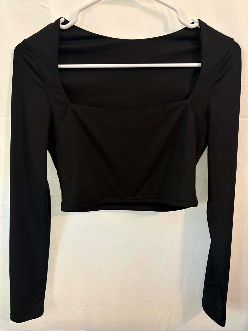 Women's Black Long-Sleeve Square Neck Crop Top